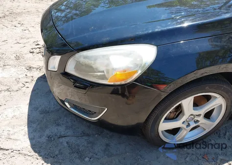 2013 Volvo S60 T5/T5 Platinum/T5 Premier/T5 Premier Plus from USA, damaged, VIN YV1612FS8D2206831